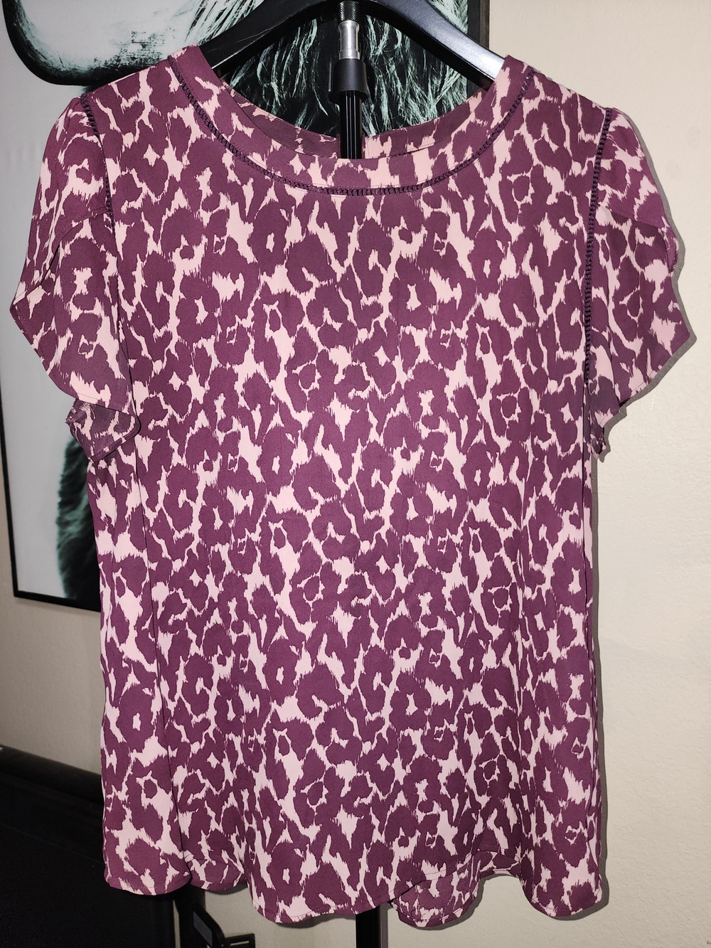41 Hawthorn Short Sleeve Animal Print Top in Plum and Light Pink